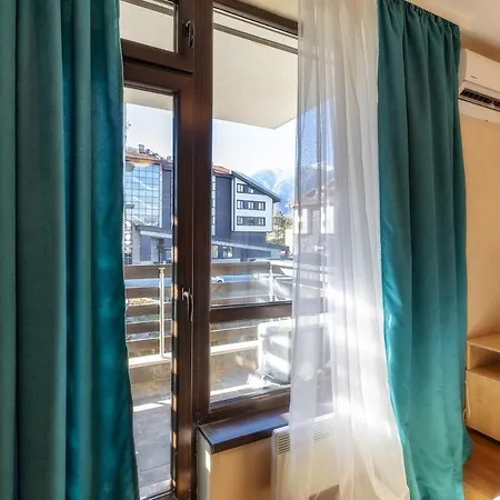 Aspen With An Oudoor Sauna And Hot Tub By Si Razlog